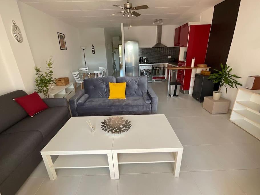 Lindo Apartamento Con Vistas Al Puerto Mistral Empuriabrava Bagian luar foto